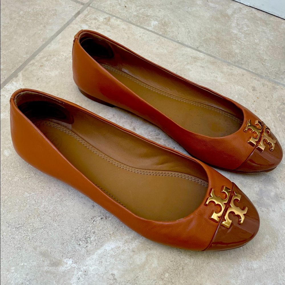 Size 7 1/2 Tory Burch flats, Camel with a patent leather toe